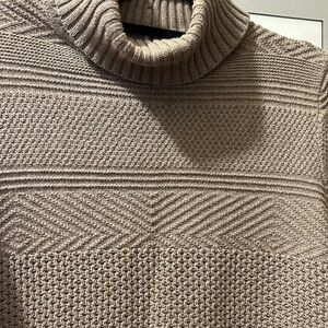 Turtle neck sweater. Light brown M